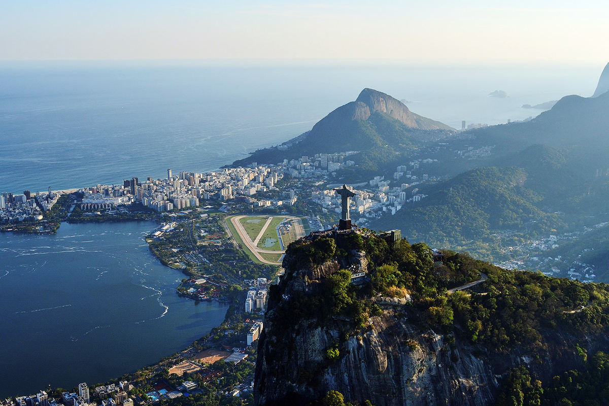 Rio de Janeiro between mountains and the South Atlantic Ocean